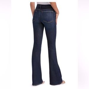 NWOT! Never worn, Frame Le Flare, flared high rise dark wash jeans!